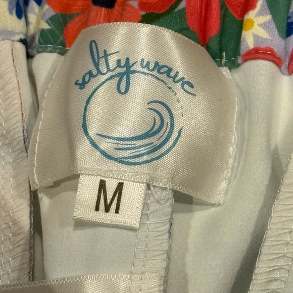 🧡 5 for $25 🧡 SALTY WAVE Floral Print Shorts - Picture 3 of 3